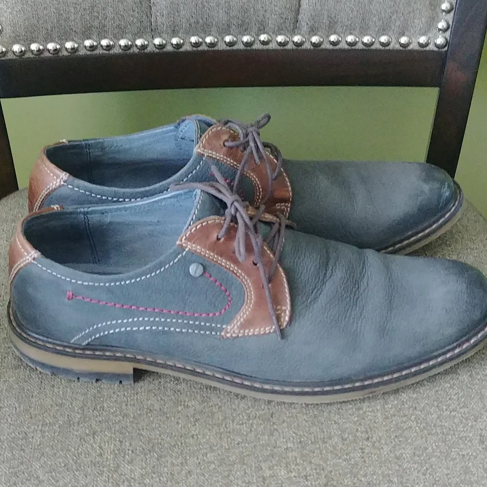 Leather shoes, European size 42/ Canadian 8, Blue color, great condition - Picture 4 of 10